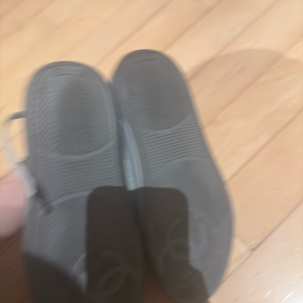 CHANEL Gray Wool Low-Top Sneakers - Picture 5 of 5